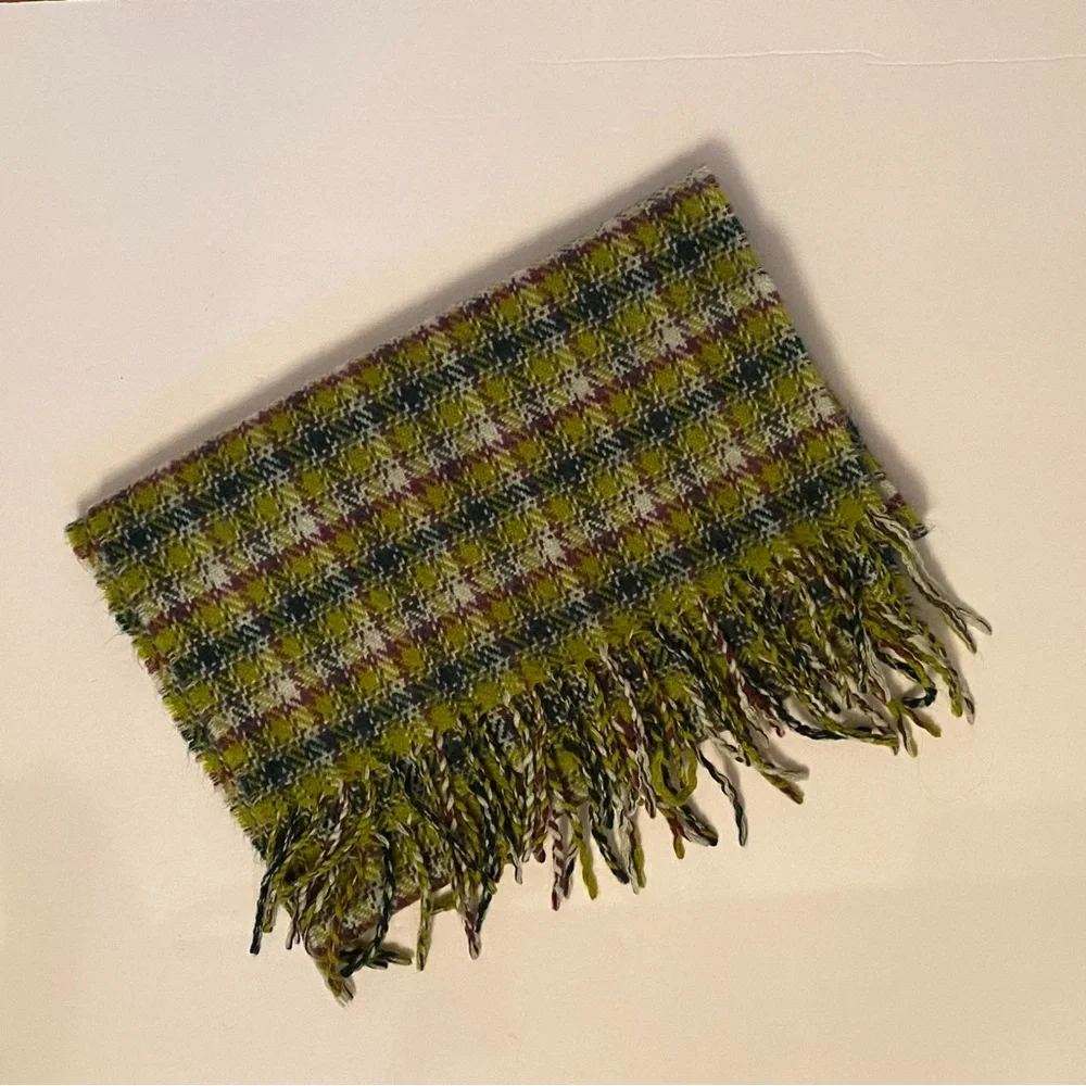 SCARF SCOTLAND CASHMERE GREEN WHITE PURPLE PLAID FRINGE ACCESSORY MUFFLER